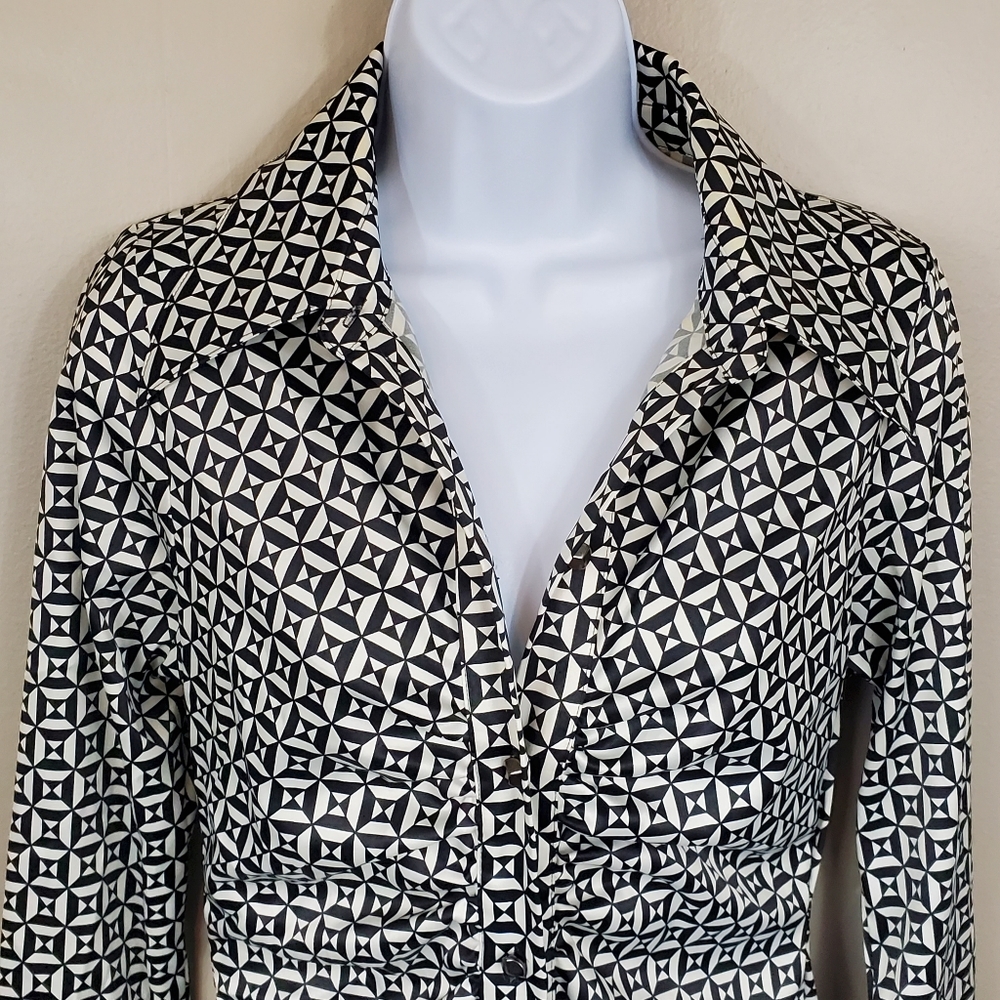 Jane Doe Collection Black & White Geometric Pattern Button Down Midi Dre…
